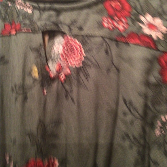 TORRID size 00 or 10/12 peasant blouse.  Never worn perfect condition - Picture 2 of 5